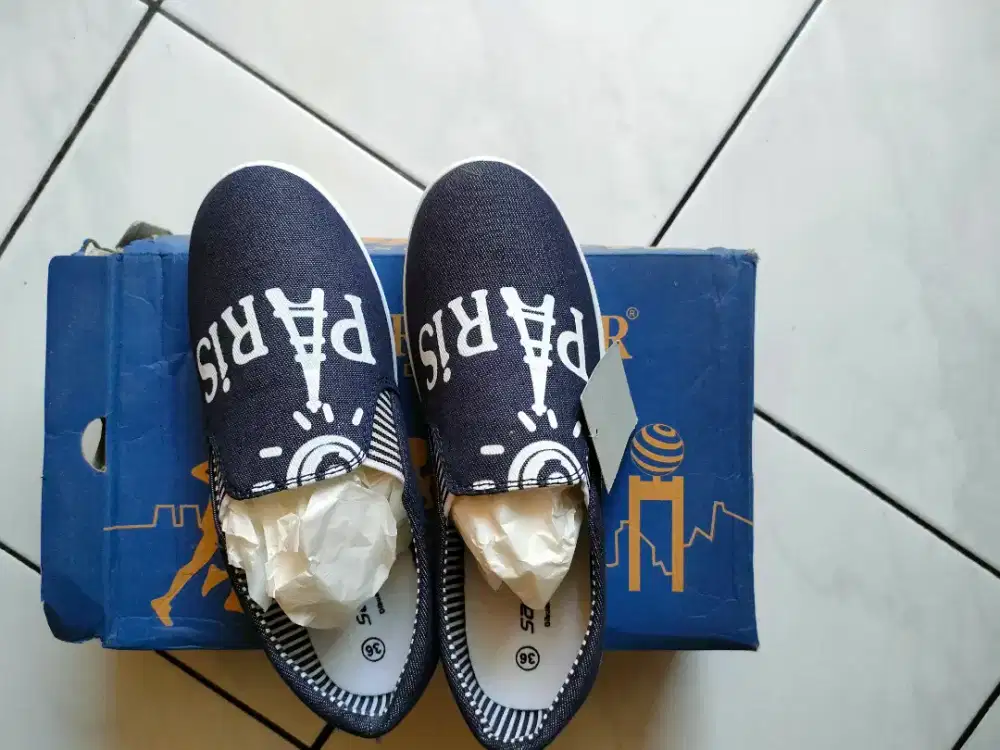 Sepatu wanita brand Santika No.36