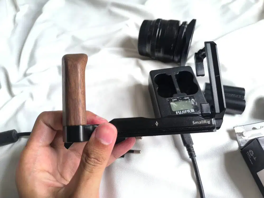 Smallrig L-Bracket for Fujifilm X-T4 Camera - LCF2811B