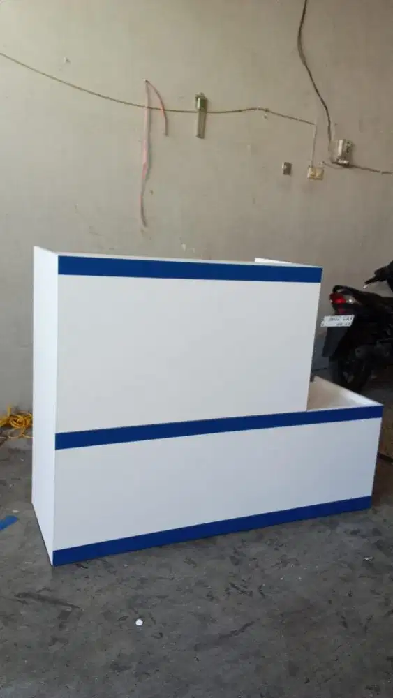meja kasir laundry | 150x50x110cm