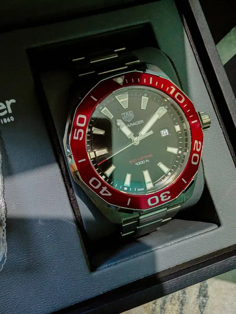 JAM TANGAN TAG HEUER AQUARACER 300 RED