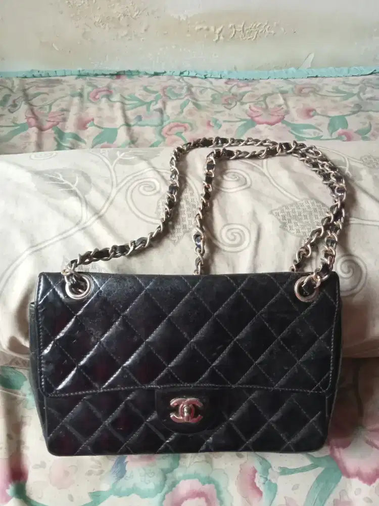 Di jual tas perempuan merk Chanel