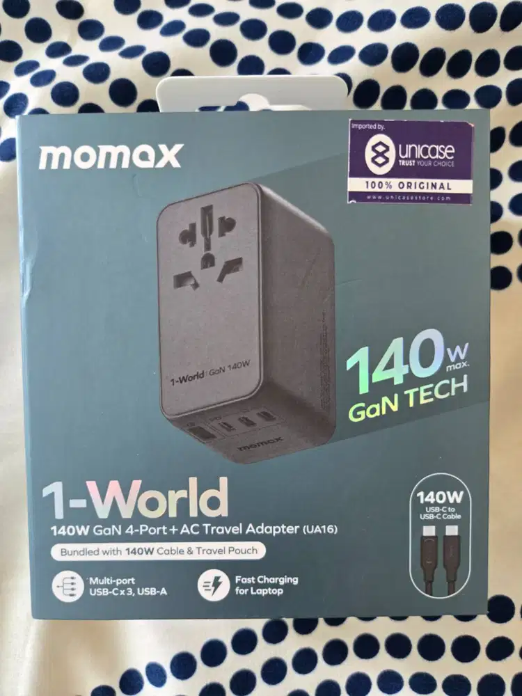 Momax 1-World Universal 4-Port Travel GaN Charger 140W + USB-C Cable
