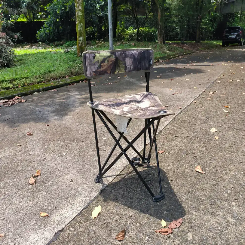 Kursi Lipat Bangku Portable Segitiga Army Outdoor Camo Motif 150kg