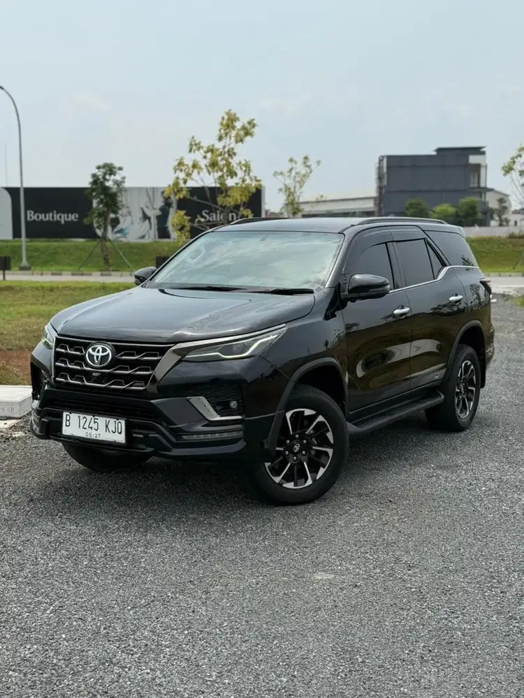Toyota Fortuner GR 2.8 NIK 2022 Hitam VRZ 4x2 2023