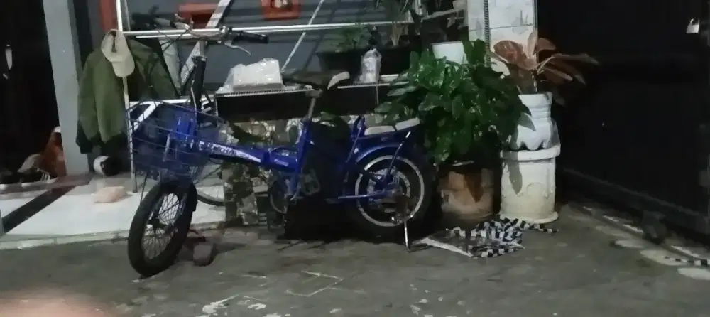 Sepeda lipat listrik hanatha