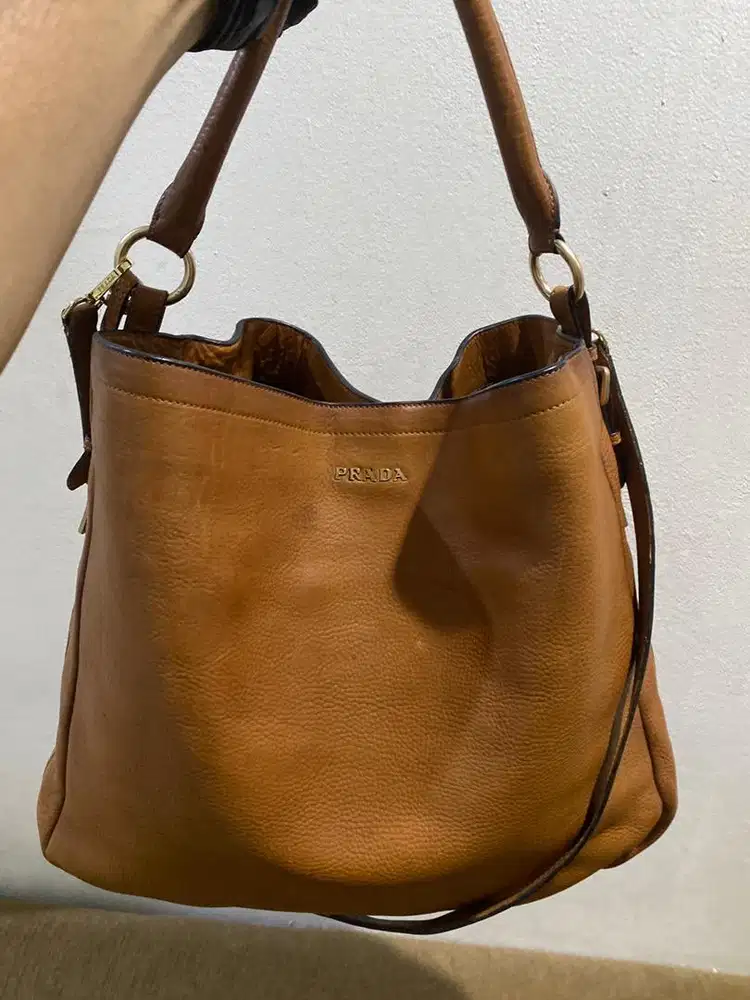 Tas hobo prada brown leather vintage large