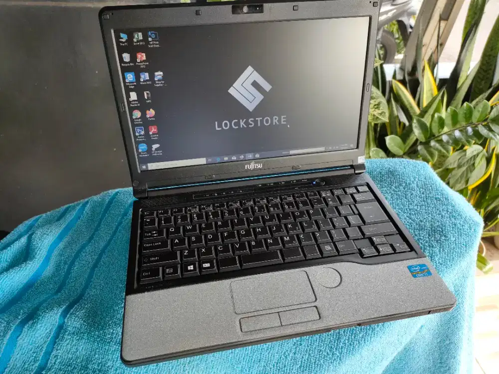 Laptop Fujitsu 14 Like New