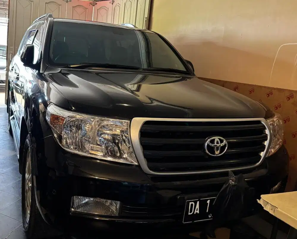Dijual Landcruiser 4.5 AT V8 UK Version 2010