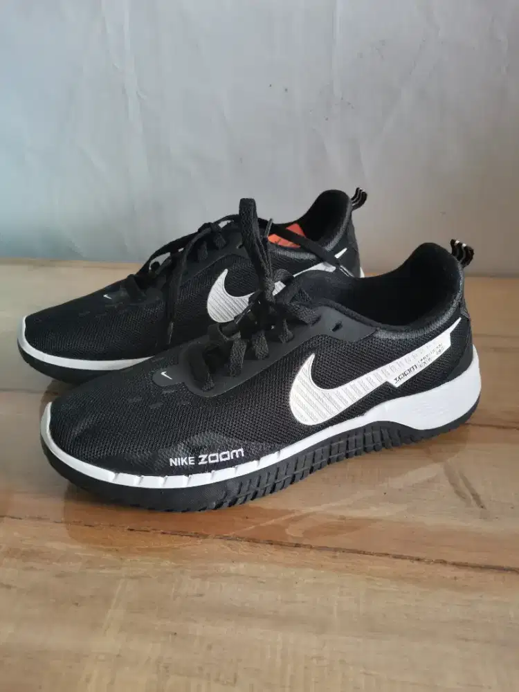 Sepatu Lari pria nike running shoes uk 42