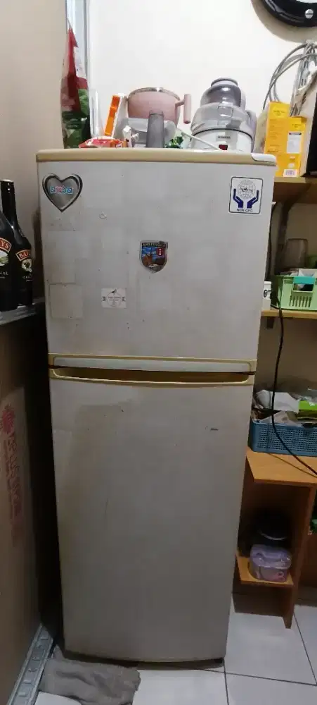 Kulkas bekas Mitsubishi