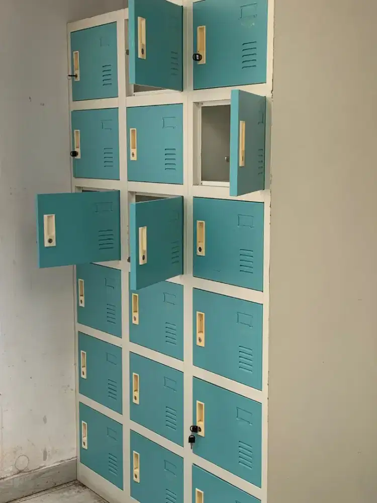 LOCKER/LOKER LEMARI 18 PINTU SECOND BEKAS