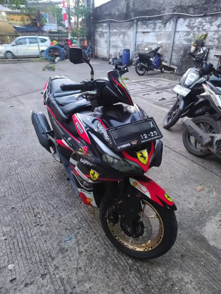 Motor Yamaha Aerox Connected ABS