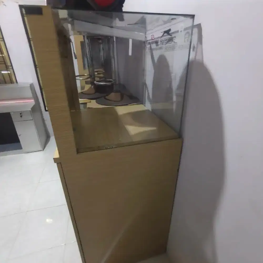 ETALASE 80% BAGUS OKE UNTUK USAHA