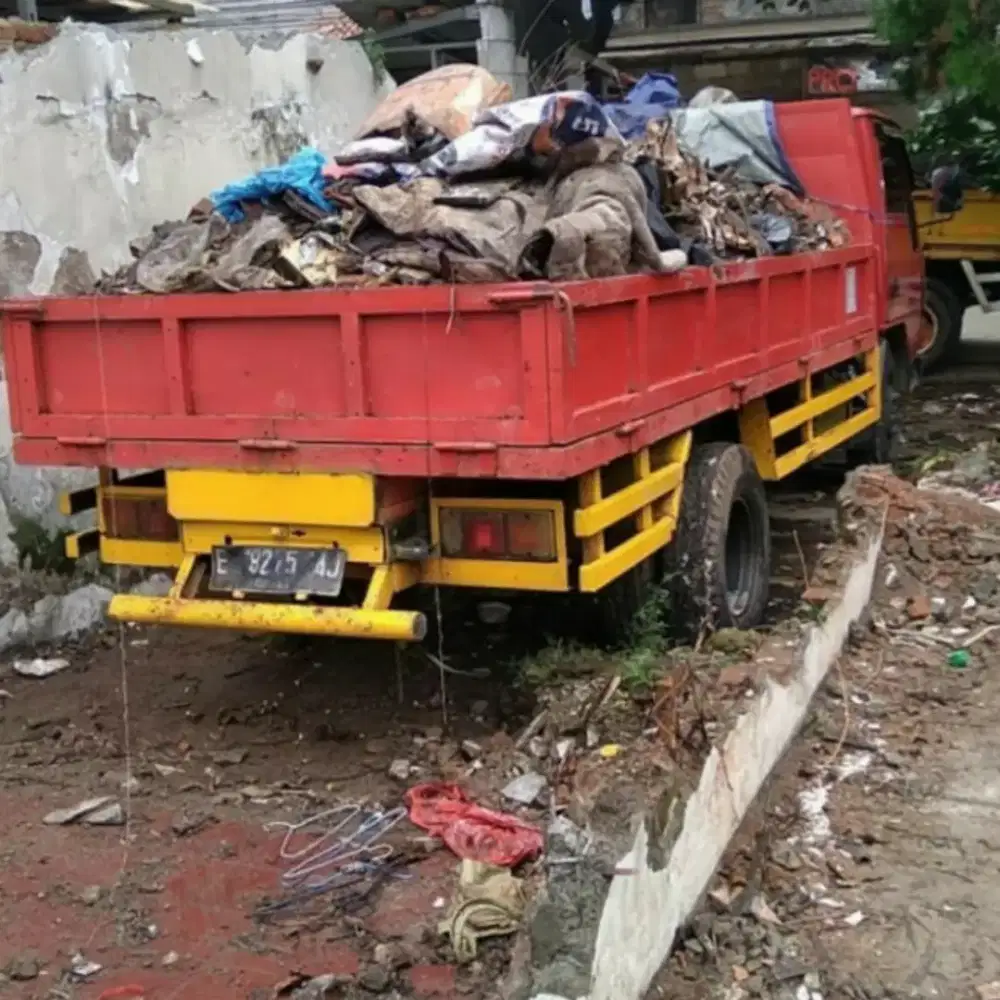 Pembersihan puing,tanah,sampqh proyek DLL