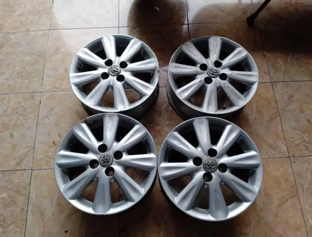 DIJUAL VELG OEM YARIS BAPAO 2008