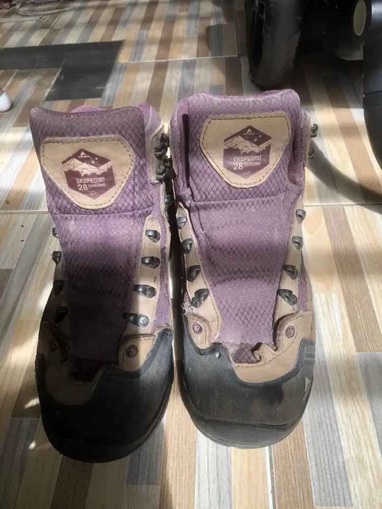 Sepatu hiking Eiger Pollock 2.0 exp 28 gunung