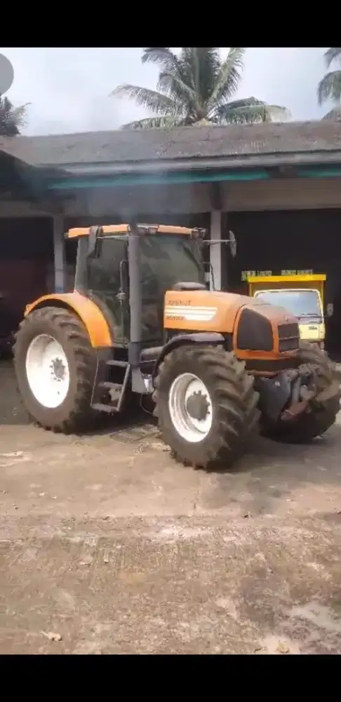 Tracktor, mixer, container
