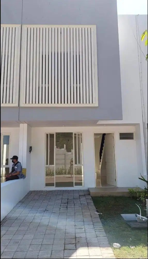 Rumah di Dian Istana dekat Wiyung Pakuwon Mall Citraland