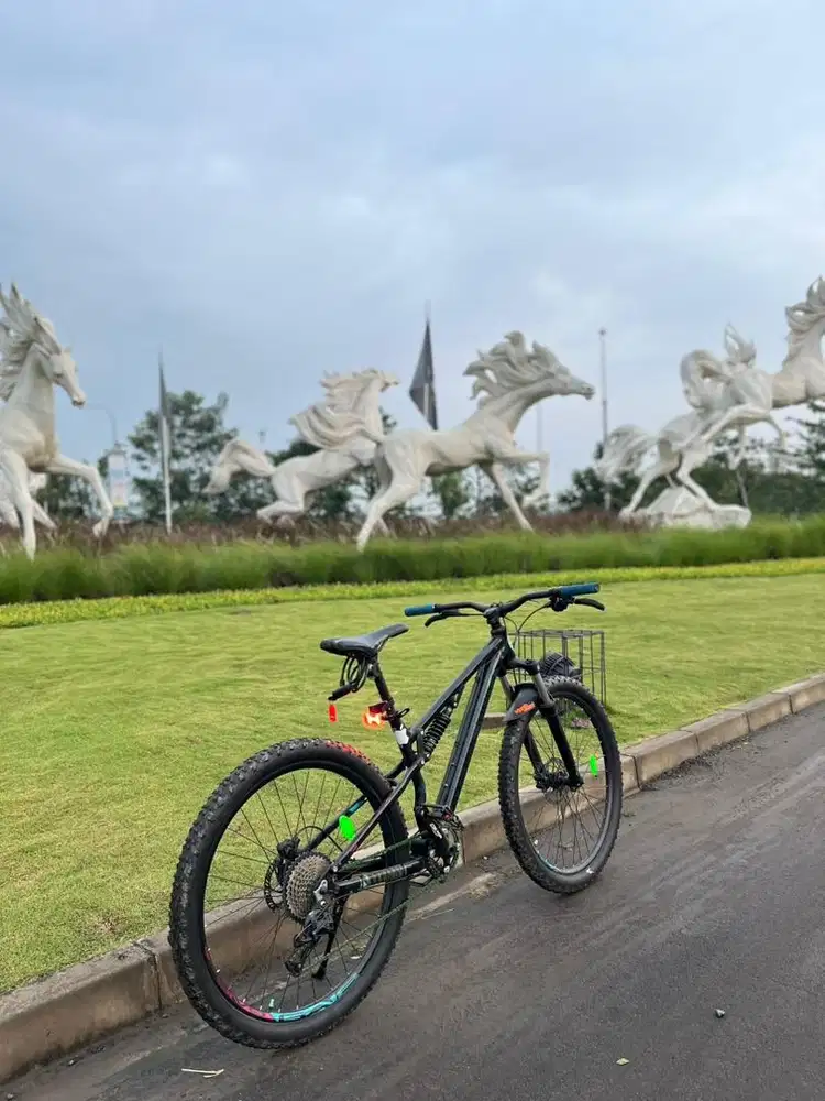 Sepeda polygon razy 3