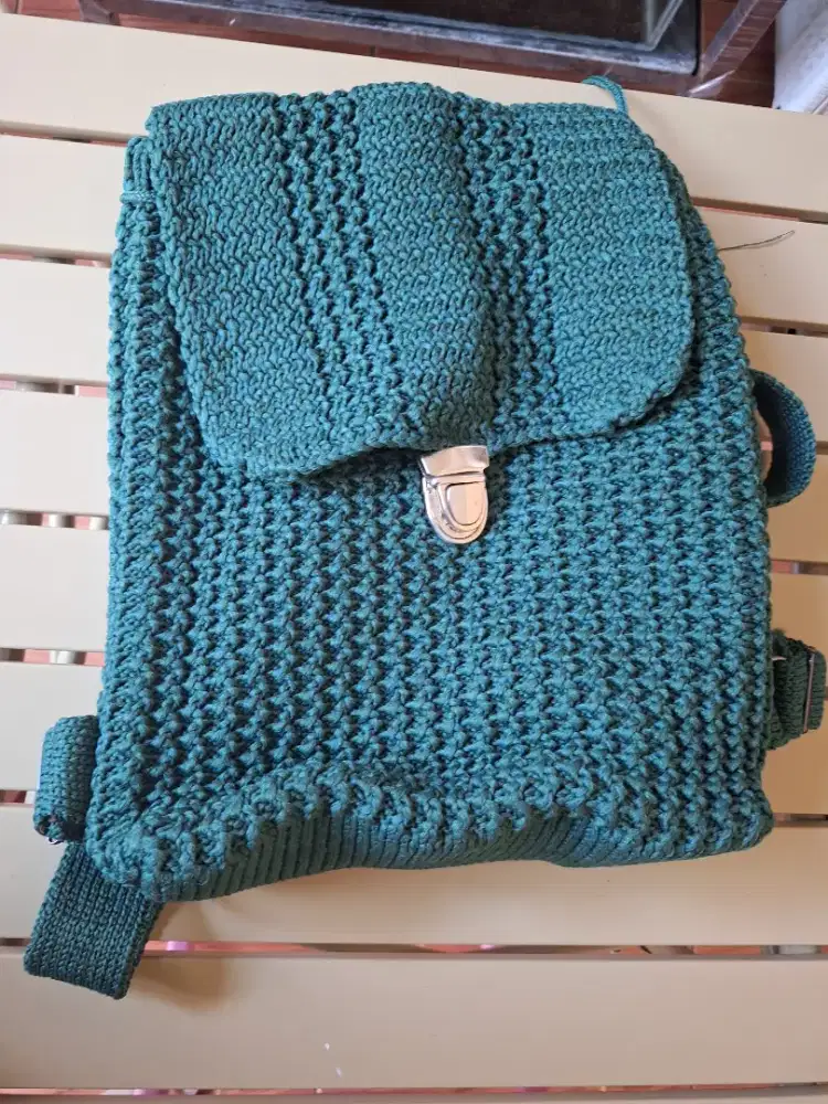 Tas rajut cakep..modis. no minus