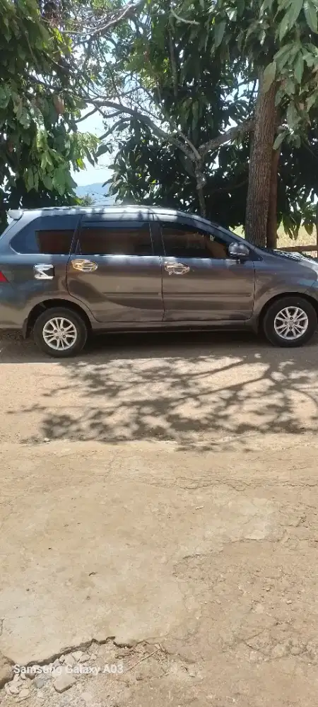 Mobil bagus no pr xenia R 1.3 lecet pemakai