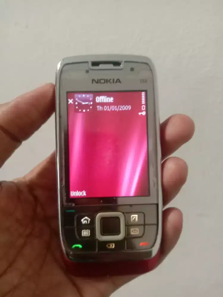 Nokia E66 slide
