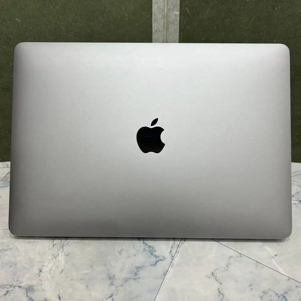 MacBook Pro 13 inch 2016 CTO Touchbar core i7 16/1TB