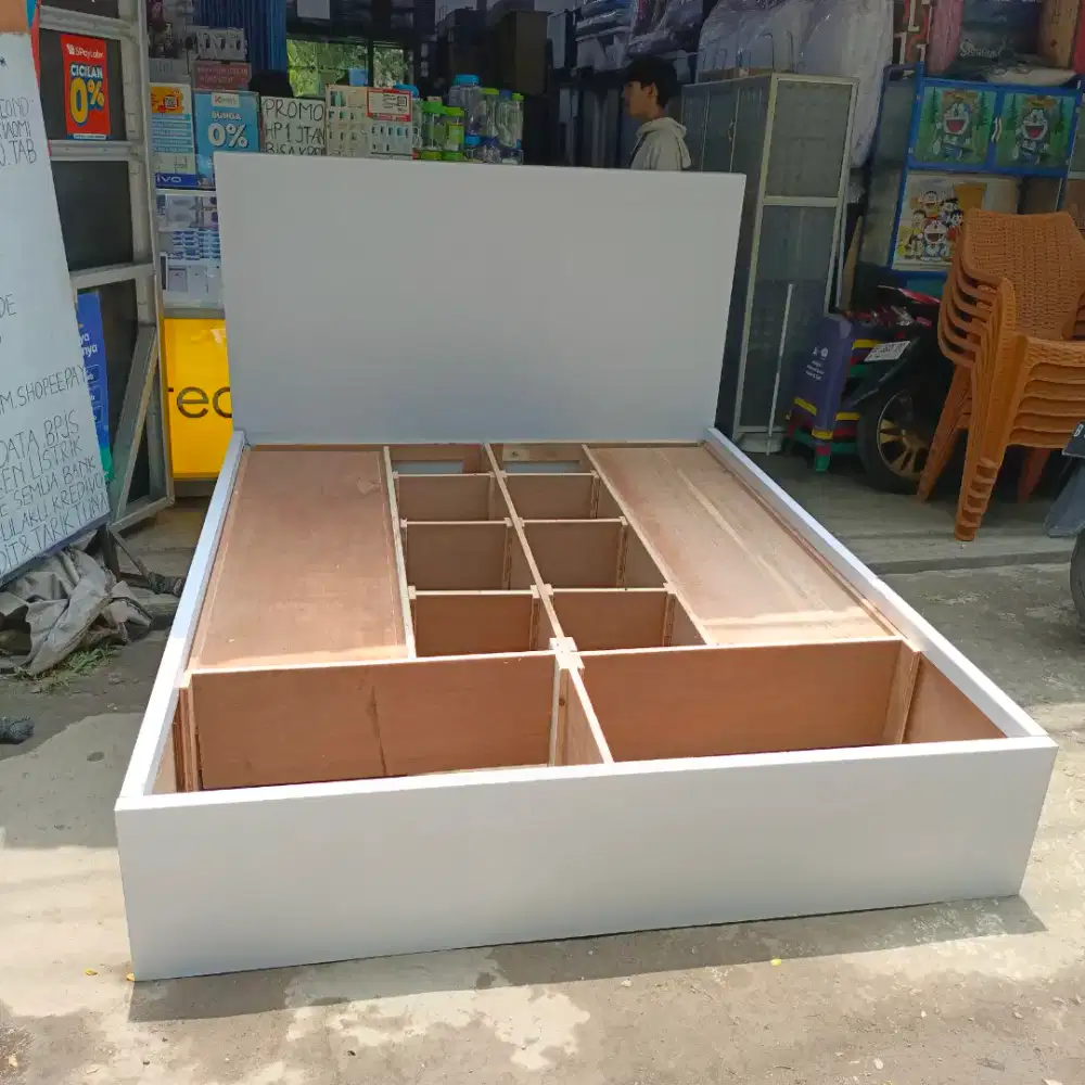 Ranjang kayu dan meja rias bahan HPL BLOKTEEK TEBAL