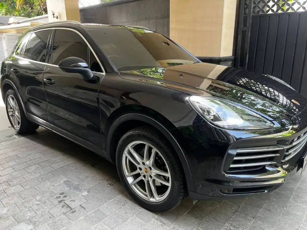 PORSCHE CAYENE Th.2018 Kondisi Istimewa