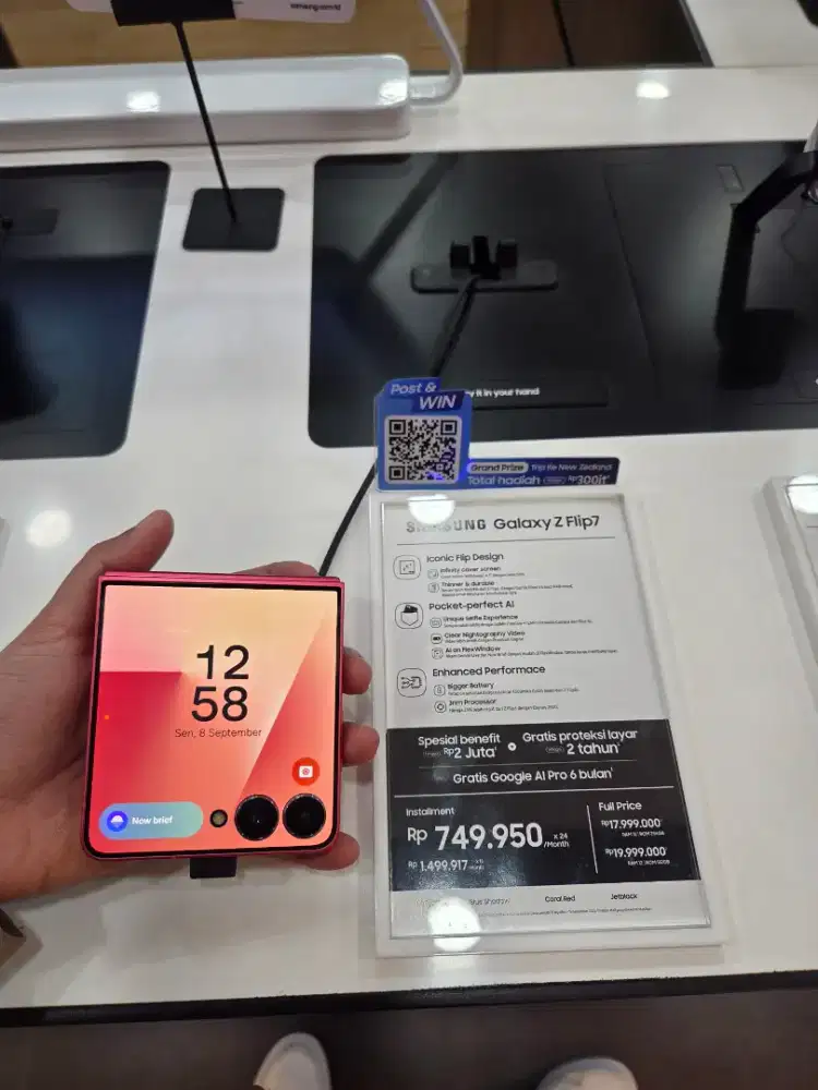 SAMSUNG GALAXY ZFLIP 7