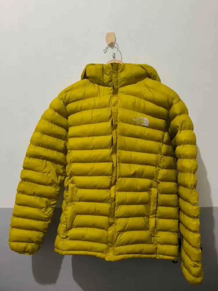 Jaket TNF warna kuning ukuran M unisex