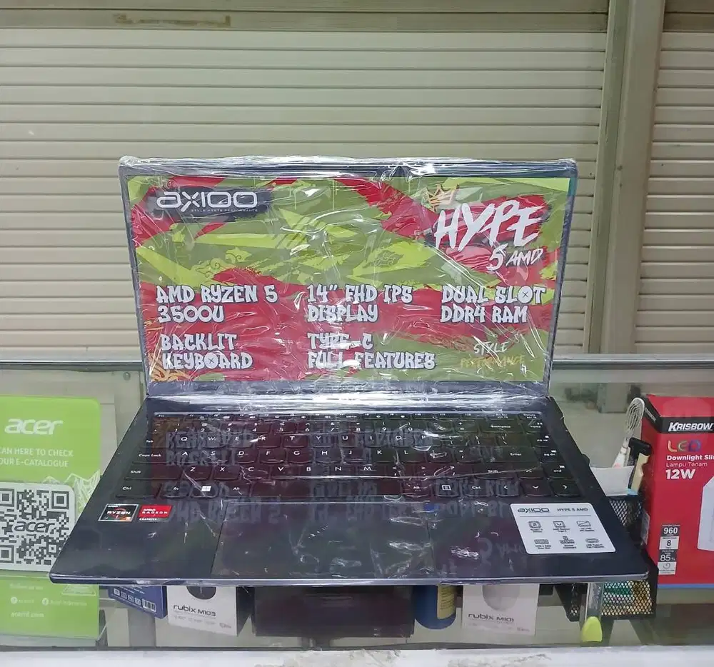 Axioo Hype 5 AMD X3 Ryzen 5 3500U 8GB 256GB Win 11 14.0 F H D IPS
