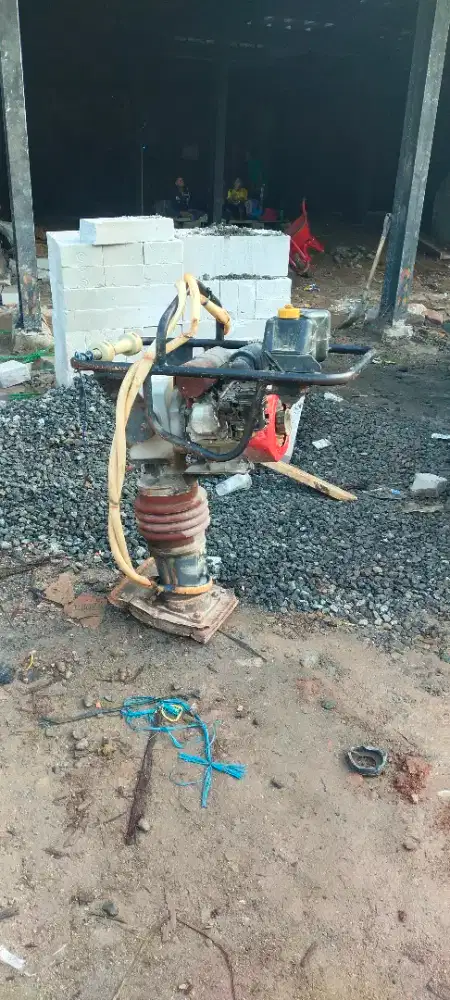 Stamper kuda harian atau bulanan