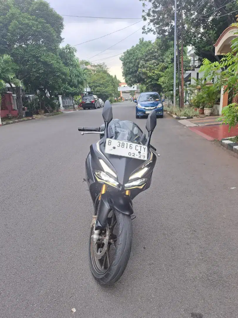 CBR AT Hitam 2023 ganteng Maximal