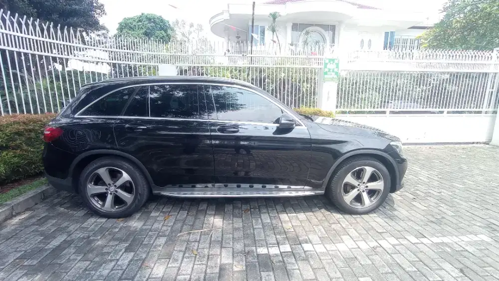 Mercedes Benz GLC250
