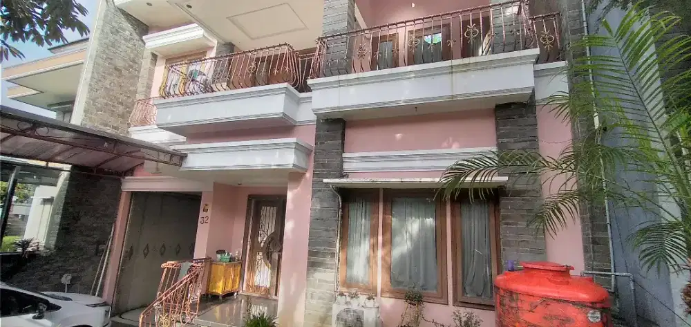 Jual Rumah Bangunan Classic di Lokasi Prima