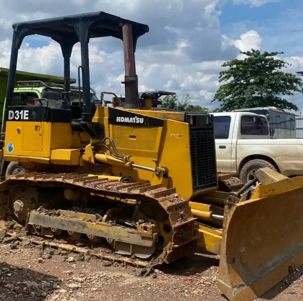 Dozer D31E 2011 Lokal Invoice 
di Samarinda