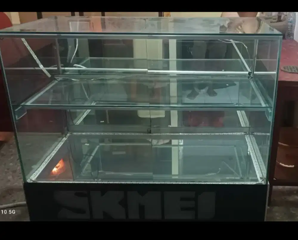 Jual murah Etalase deko kondisi msh mulus