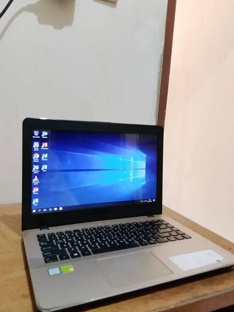 Laptop ASUS A442U