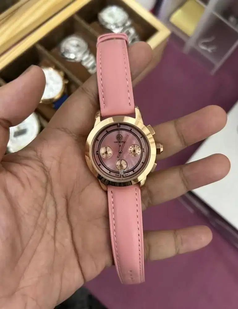 Jam Tangan Tory Burch Wanita Pink Rose Gold Leather