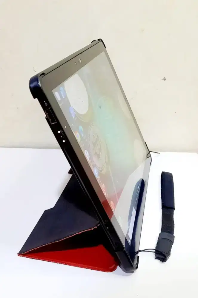 Fujitsu V727 Touchscreen Pen RAM 8GB SSD 128GB Untuk Kerja & Kuliah