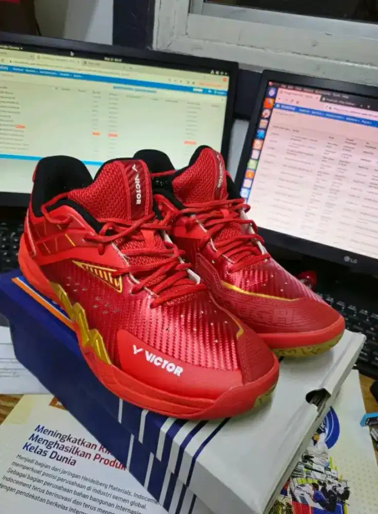 Sepatu VICTOR P8500ii