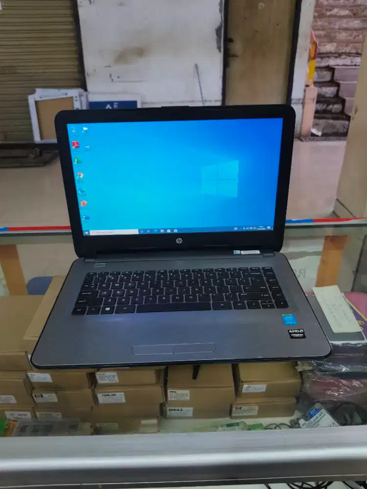 LAPTOP HP 14-AC017TU CORE I5-5200U RAM 8 GB SSD 256 GB VGA RADEON R5