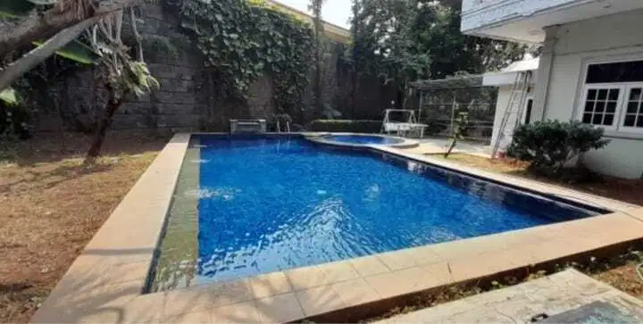 RUMAH MEWAH PRIVATE POOL DALAM CLUSTER DI ZAMRUD PERMATA HIJAU