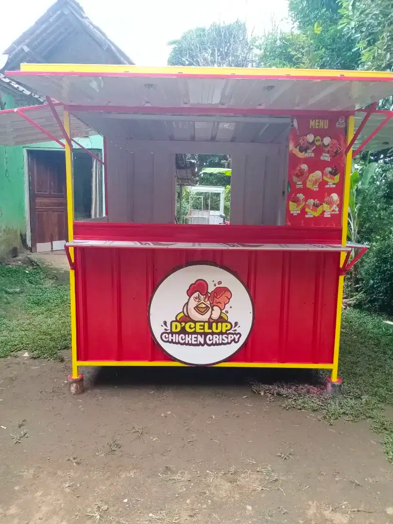 Booth container
