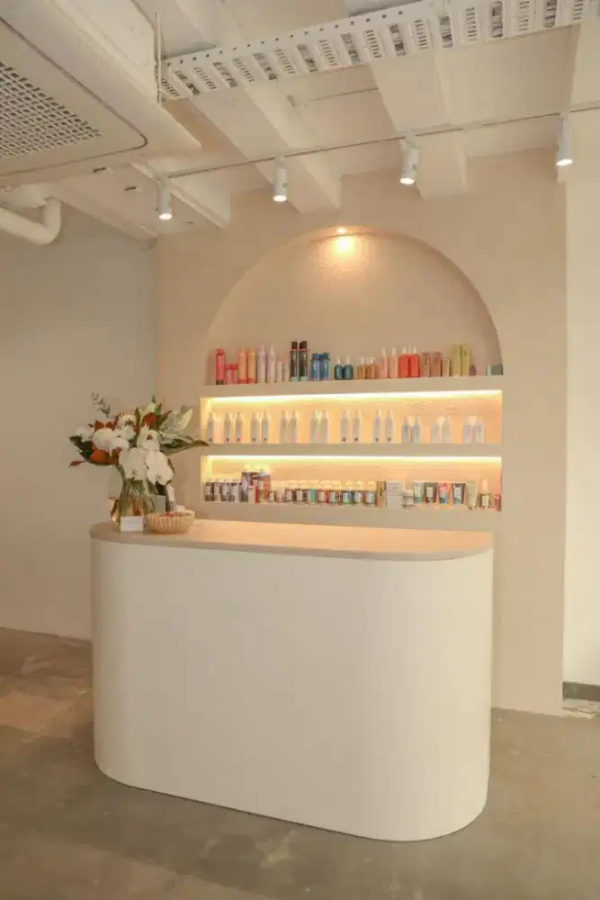 LOWONGAN EYELASH & NAIL THERAPIST