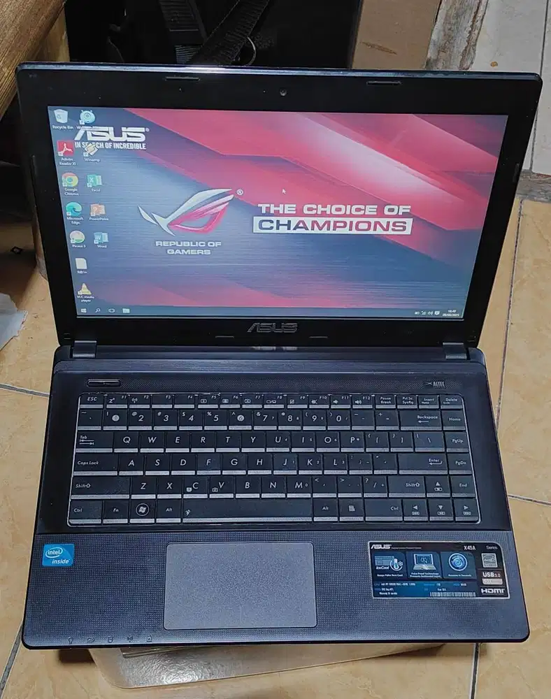 Laptop Aus X45A SSD 120 GB RAM  4 GB