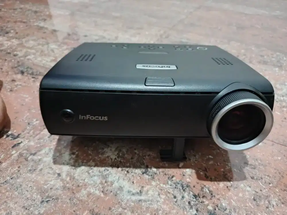 Jual Proyektor Merk Infocus In35