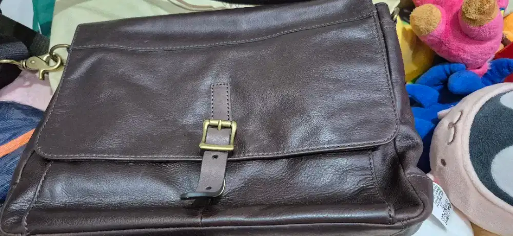 Tas Fossil warna coklat tali slempang