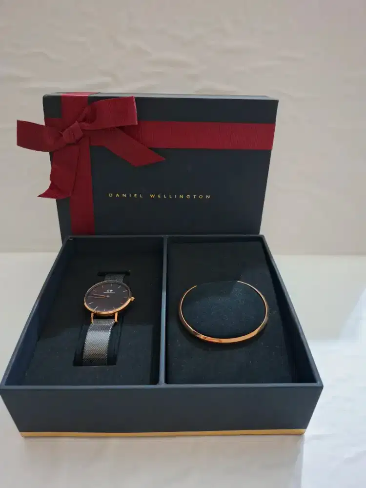 HARGA PROMO: Watch/ Jam Tangan Classic Rosellyn & Gelang